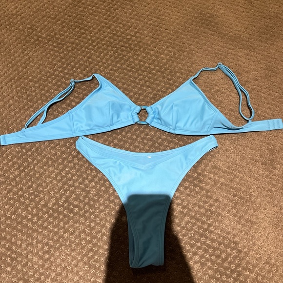 Free with any purchase - Picture 1 of 2